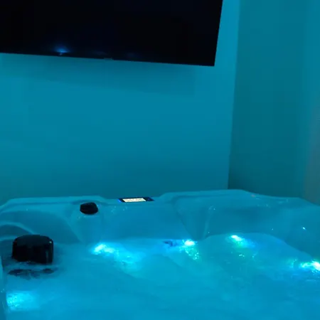 Eaux Bed & Breakfast 4*