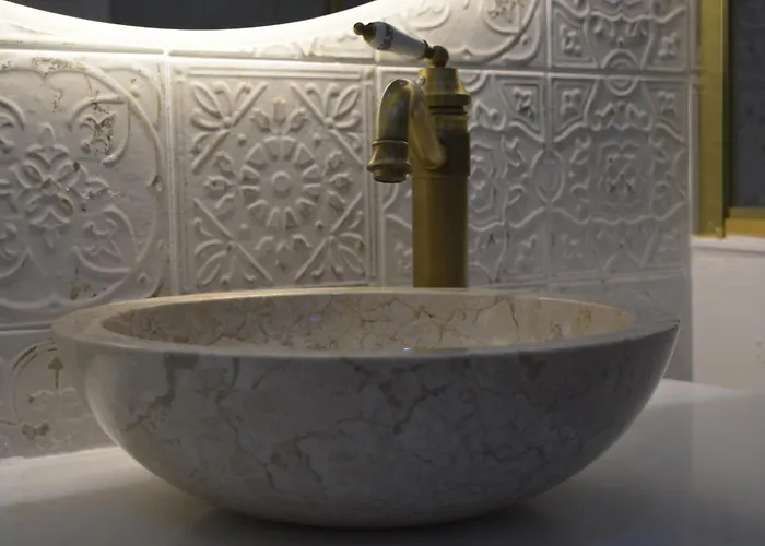 Eaux Bed & Breakfast